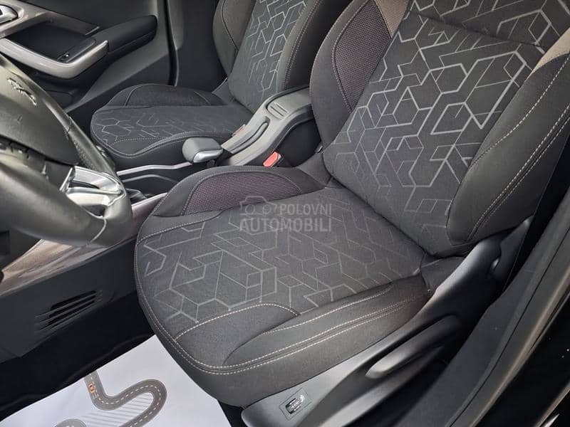 Peugeot 2008 1.2 STYLE/135.000