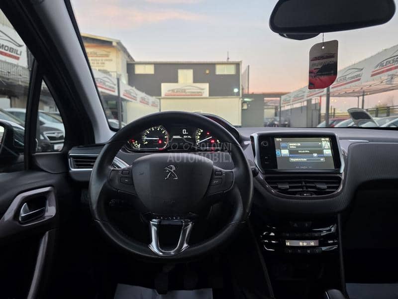 Peugeot 2008 1.2 STYLE/135.000