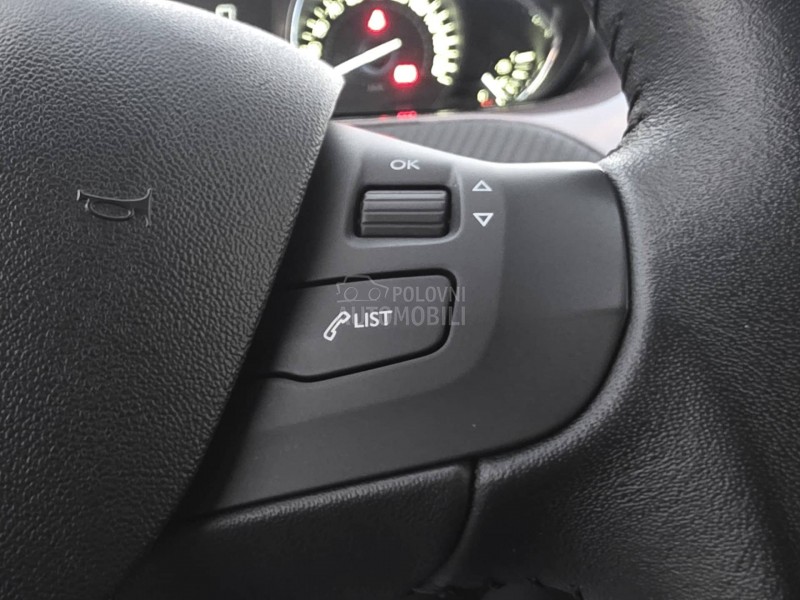 Peugeot 2008 1.2 STYLE/135.000