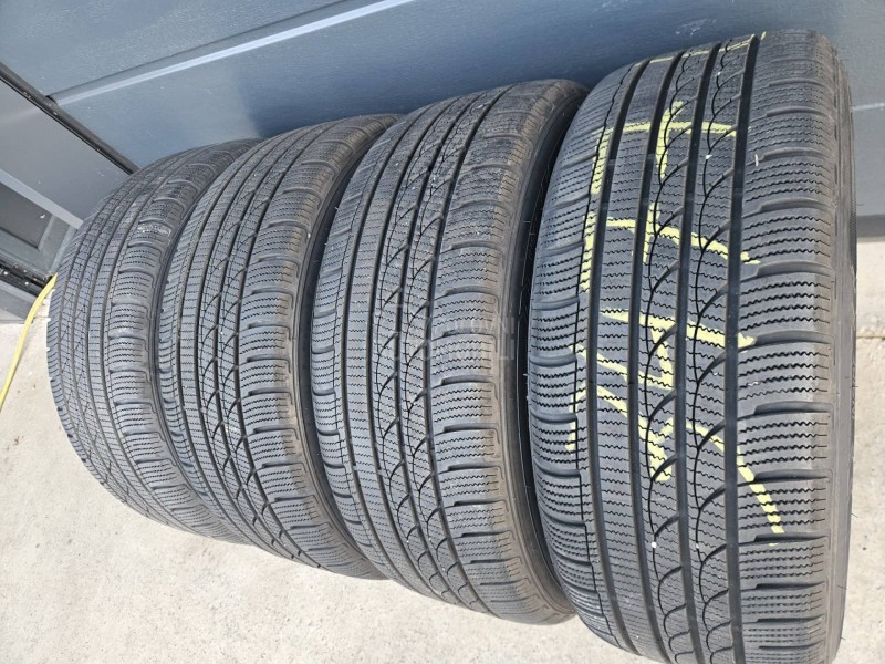 Tracmax 225/55 R17 Zimska