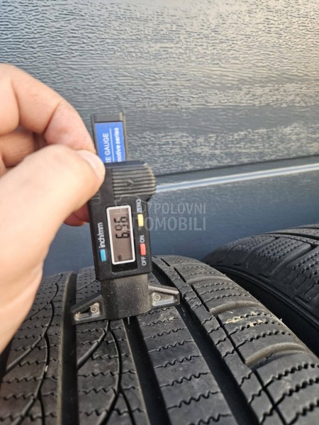 Tracmax 225/55 R17 Zimska