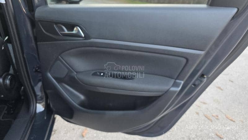 Peugeot 308 1.6 HDI Pano/Led