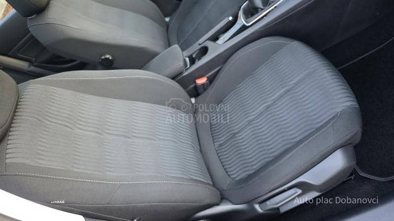 Peugeot 308 1.6 HDI Pano/Led