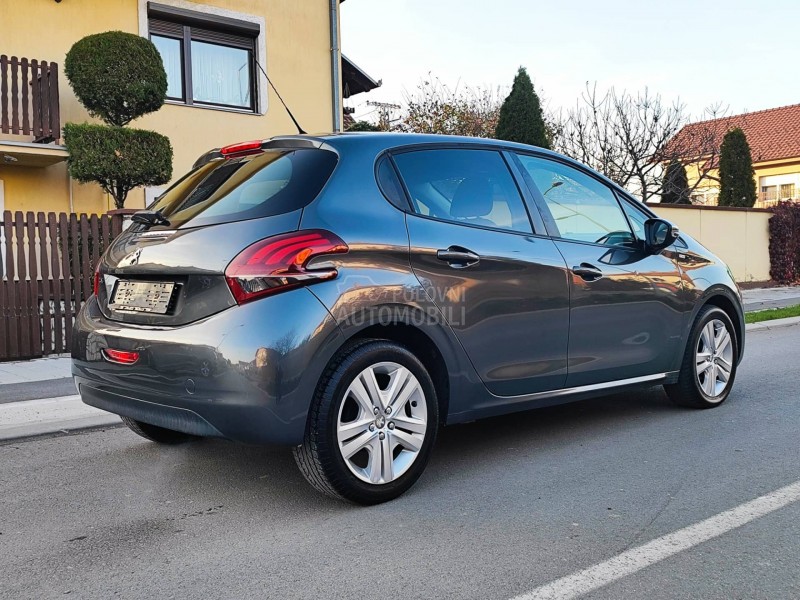 Peugeot 208 1.2