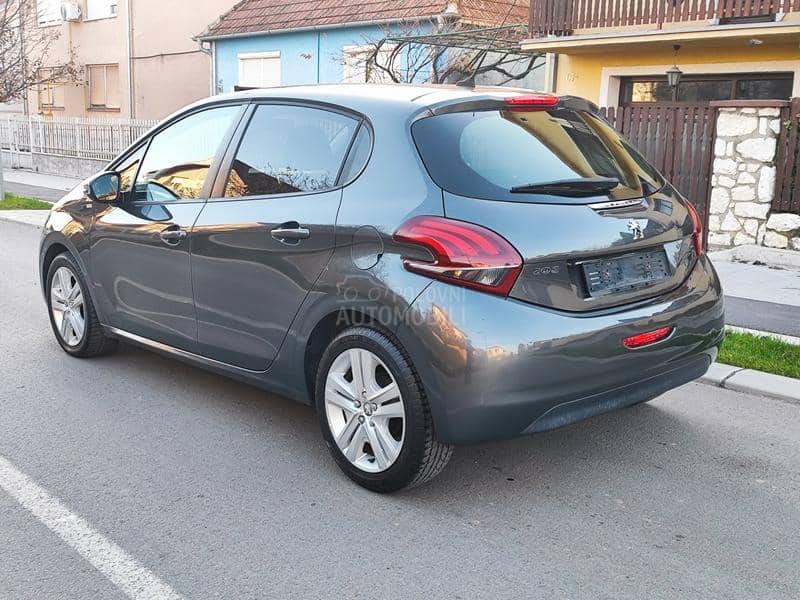 Peugeot 208 1.2