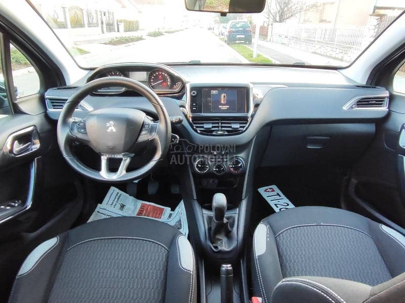 Peugeot 208 1.2