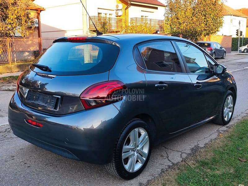 Peugeot 208 1.2
