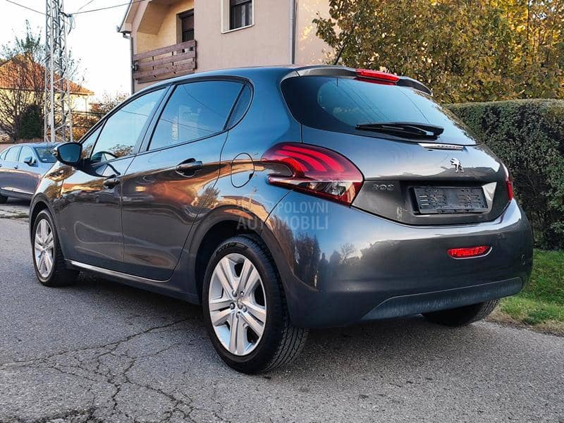 Peugeot 208 1.2