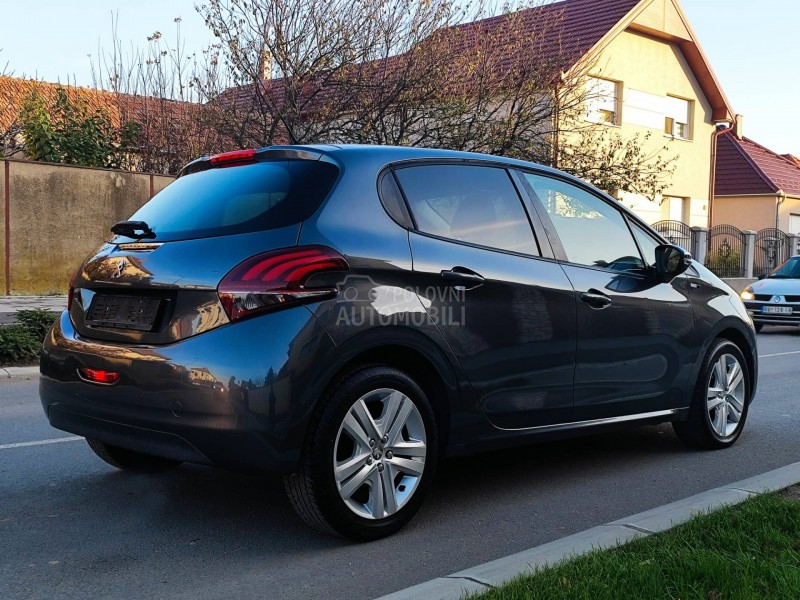 Peugeot 208 1.2
