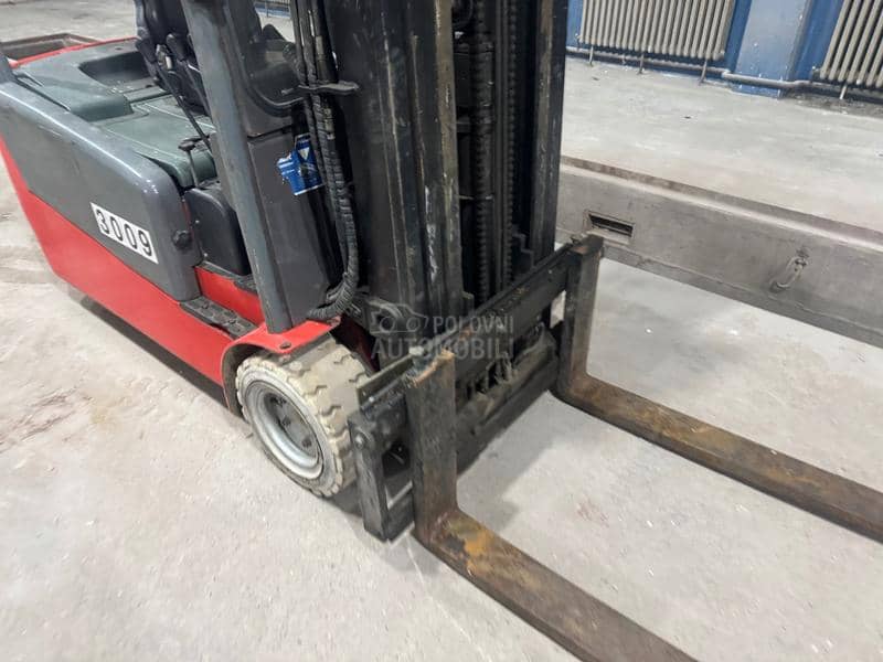 Manitou ELEKTRO/2.000kg/Triplex