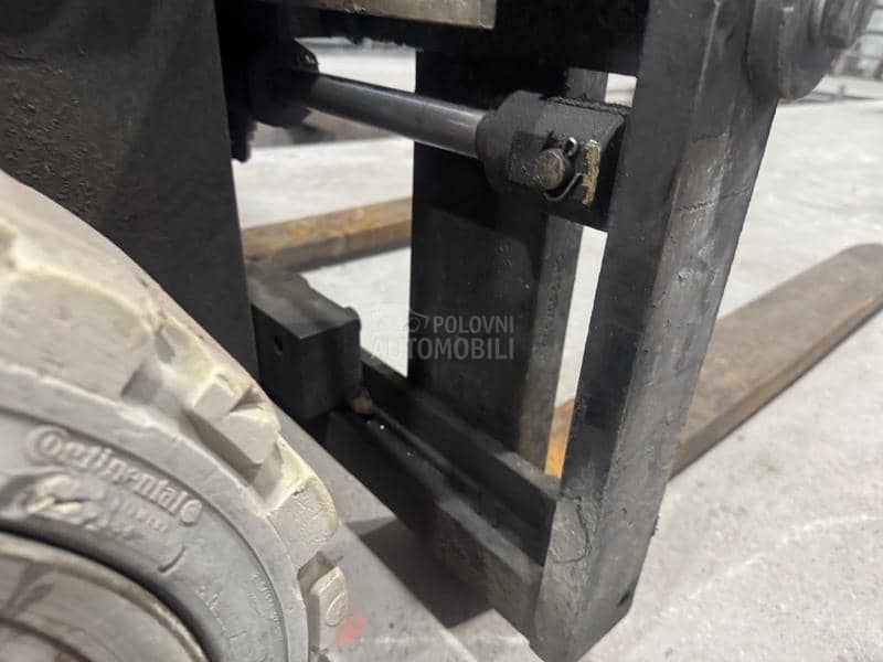 Manitou ELEKTRO/2.000kg/Triplex