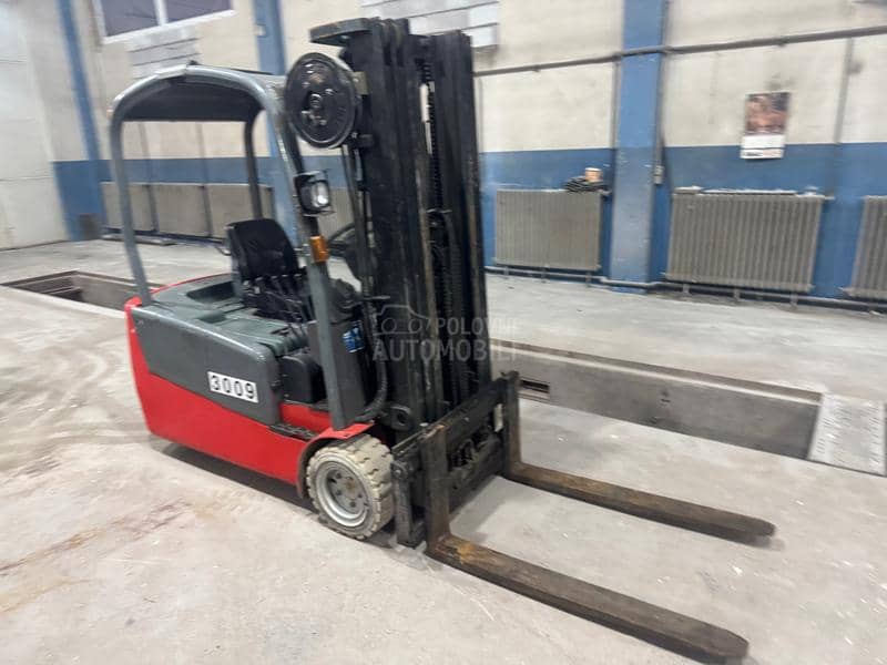 Manitou ELEKTRO/2.000kg/Triplex