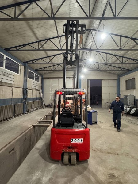 Manitou ELEKTRO/2.000kg/Triplex