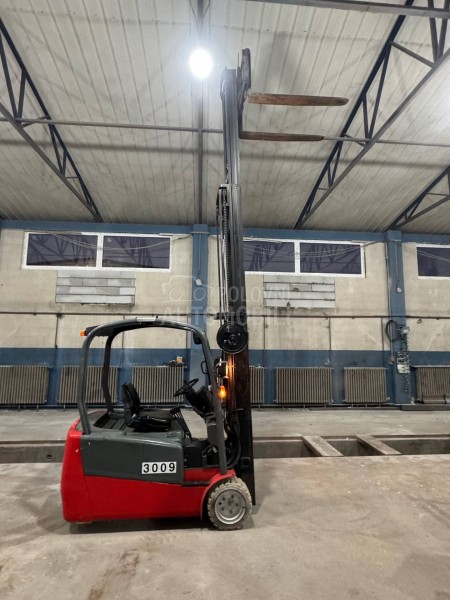 Manitou ELEKTRO/2.000kg/Triplex