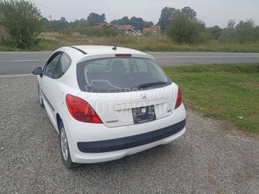 Peugeot 207 -  kompletan auto u delovima