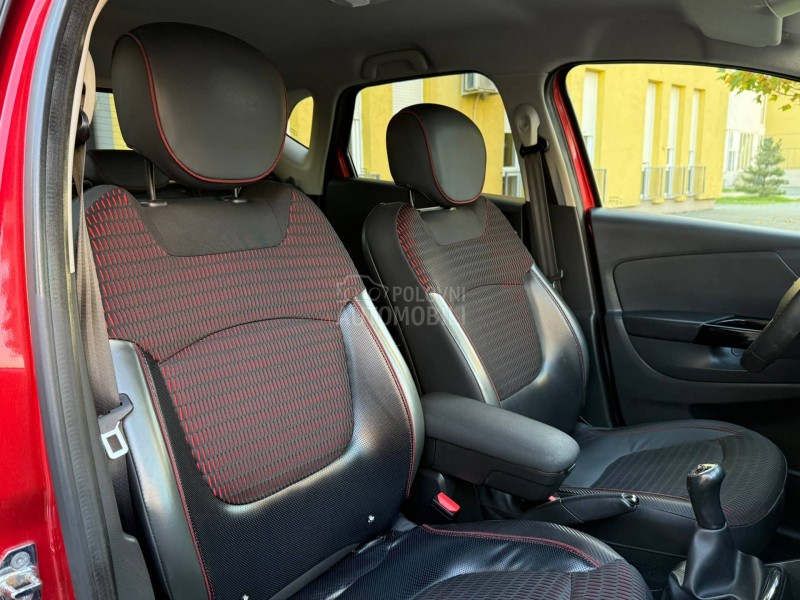 Renault Captur HELLY HANSEN