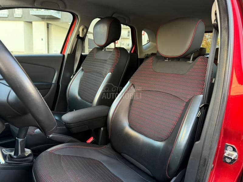 Renault Captur HELLY HANSEN