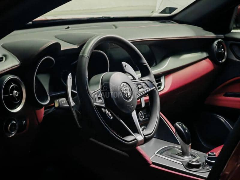 Alfa Romeo Stelvio 2.0  Q4  280