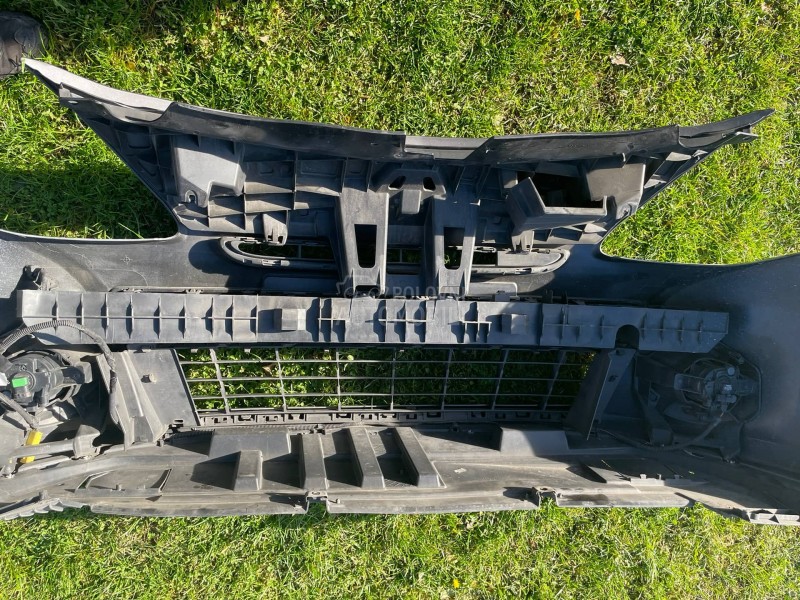 Prednj branik za Clio 3