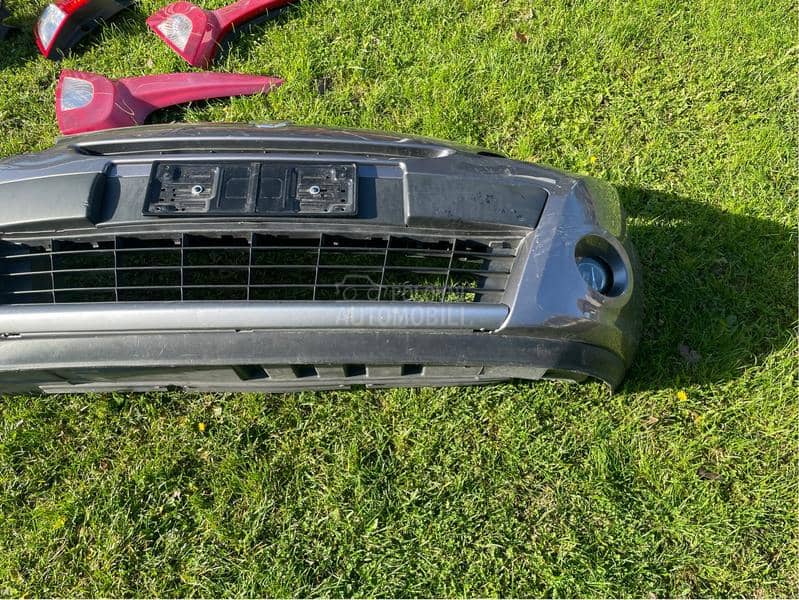 Prednj branik za Clio 3