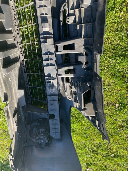 Prednj branik za Clio 3