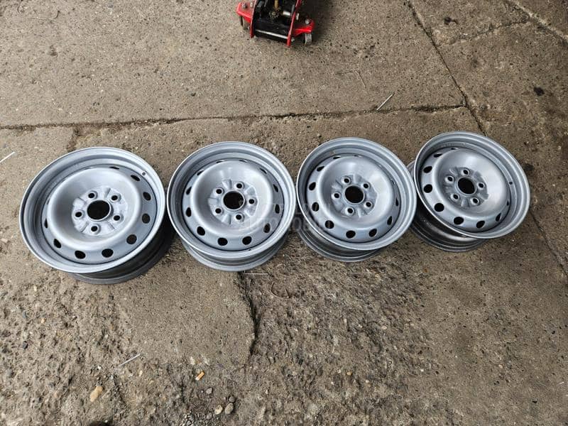 Čelične felne Hyundai 5x120 15" 5 x 120