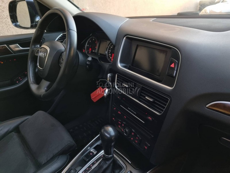 Audi Q5 2.0D QUATTRO/ PANO/