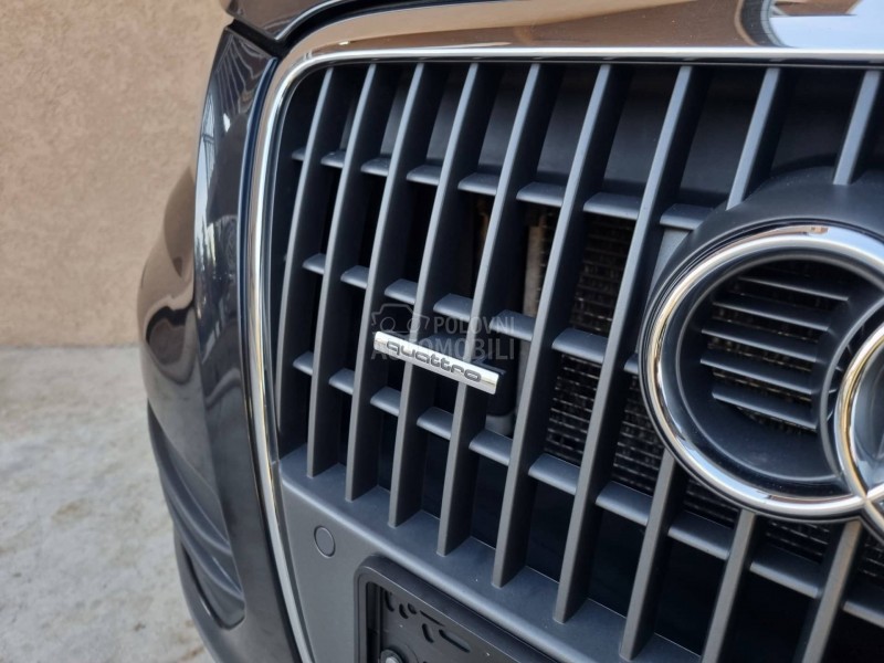 Audi Q5 2.0D QUATTRO/ PANO/
