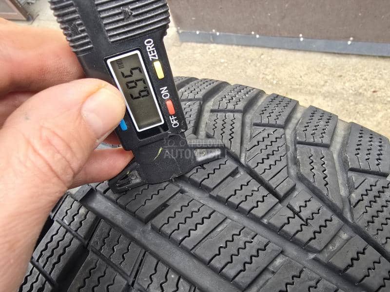 Hankook 215/55 R17 Zimska