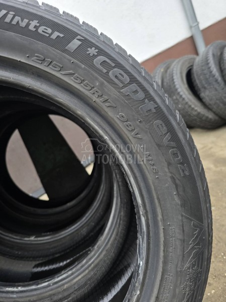 Hankook 215/55 R17 Zimska