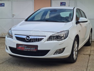 Opel Astra J 1.4 COSMO XSENON