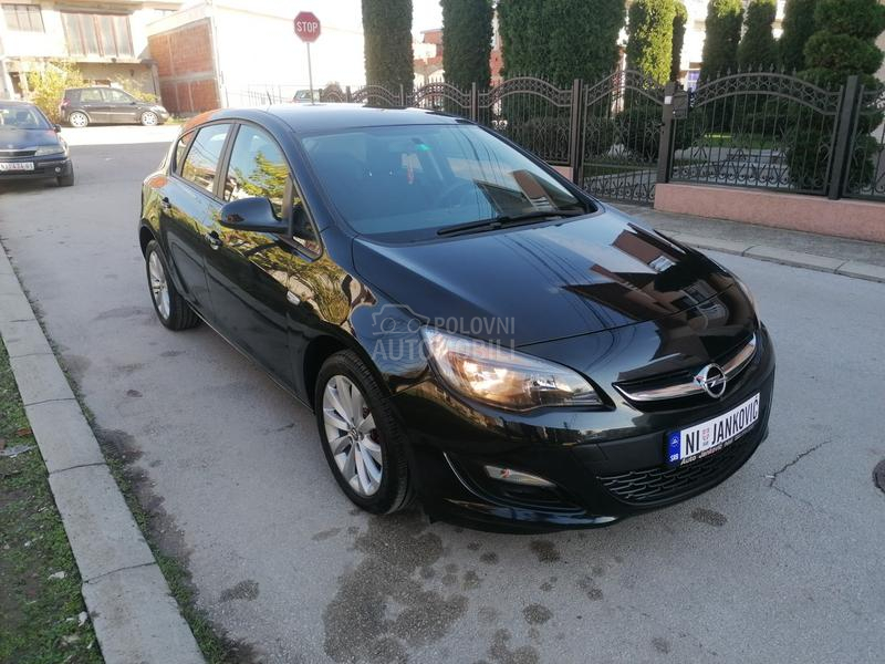 Opel Astra J 1.4i ACTIVE LINE CH