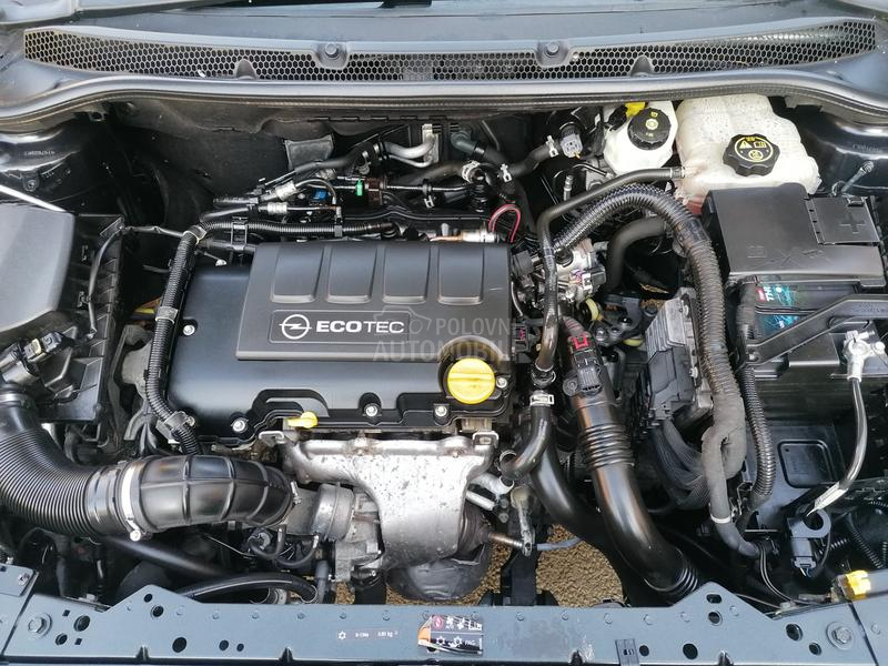 Opel Astra J 1.4i ACTIVE LINE CH