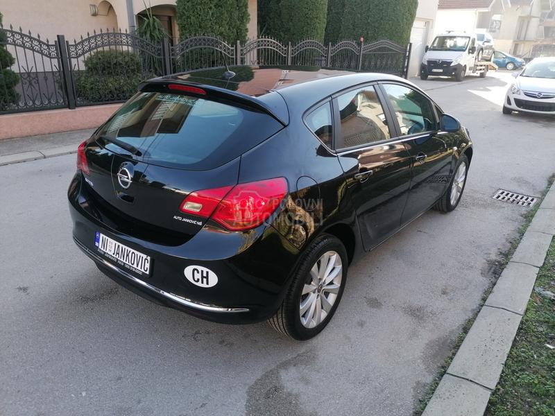 Opel Astra J 1.4i ACTIVE LINE CH