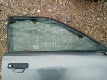 Prednje desno staklo za Audi 80