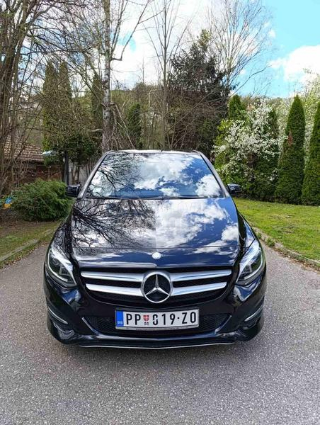 Mercedes Benz B 180 