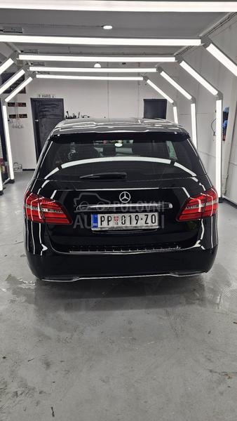 Mercedes Benz B 180 