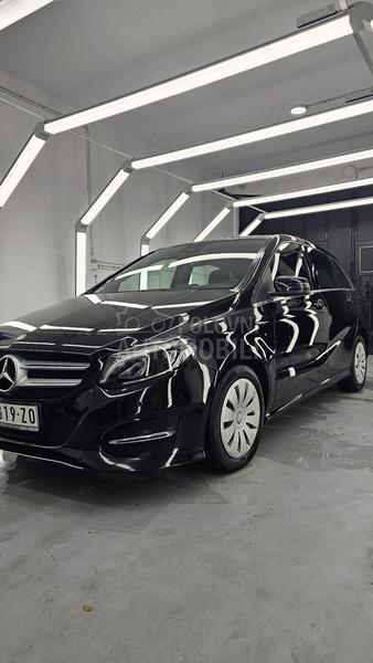 Mercedes Benz B 180 