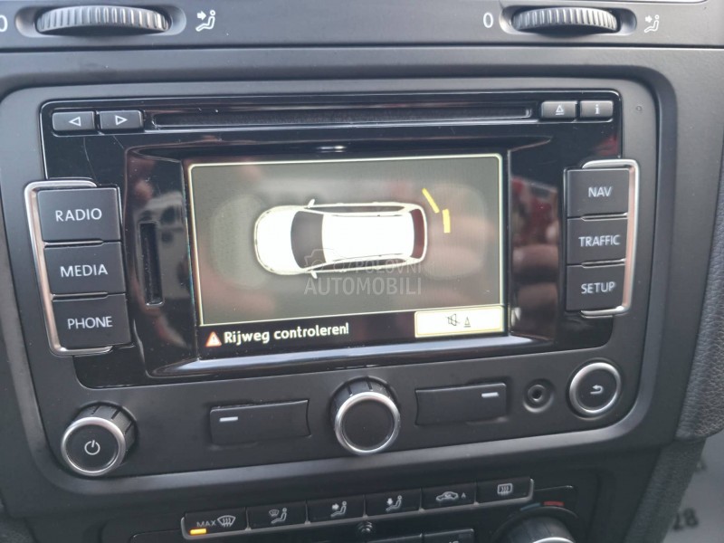 Volkswagen Golf 6 1.6 TDI N.A.V.I