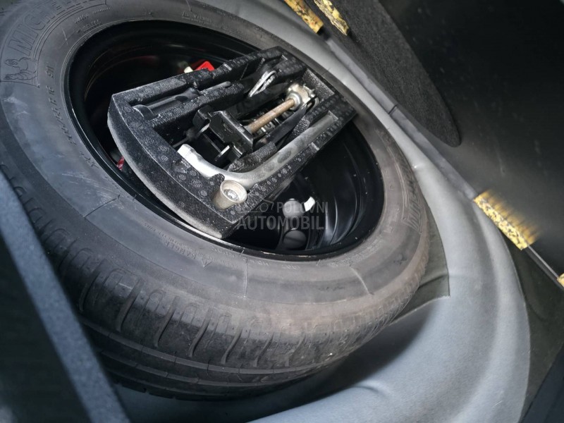 Volkswagen Golf 6 1.6 TDI N.A.V.I