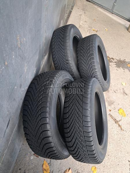 Pirelli 185/60 R15 Zimska