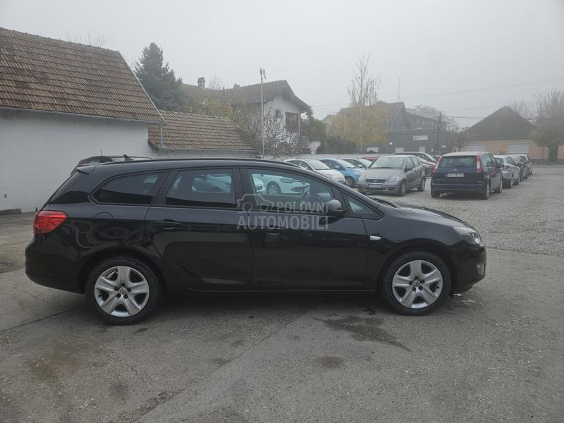 Opel Astra J 
