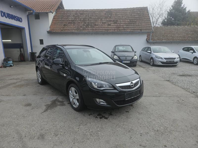 Opel Astra J 