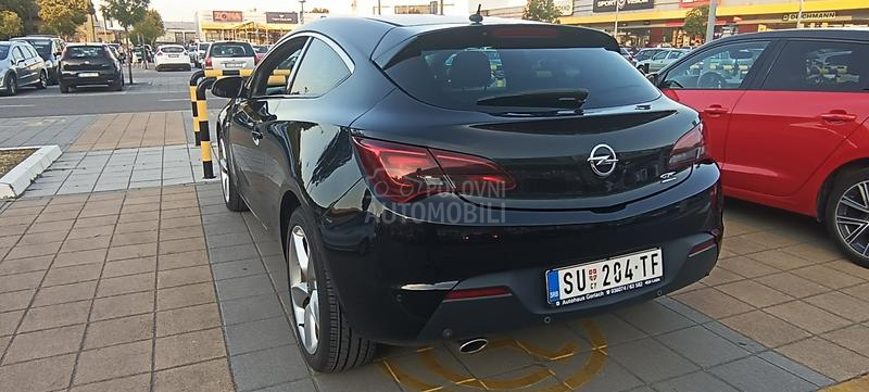 Opel Astra J GTC