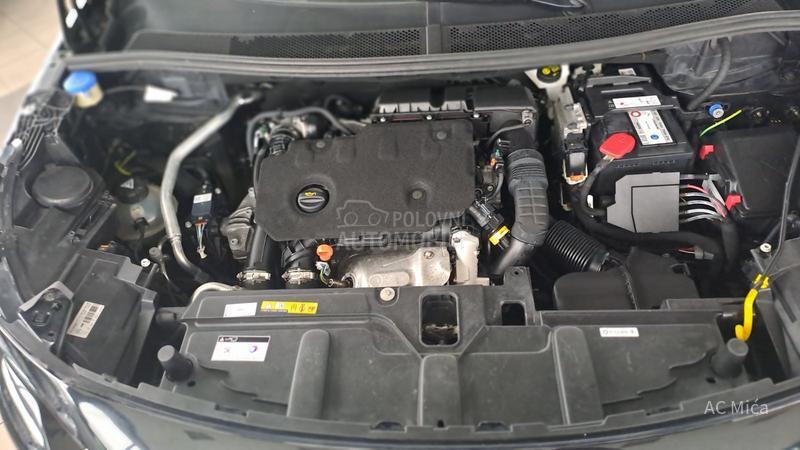 Peugeot 3008 1.5 BLU NAV ALU KAM