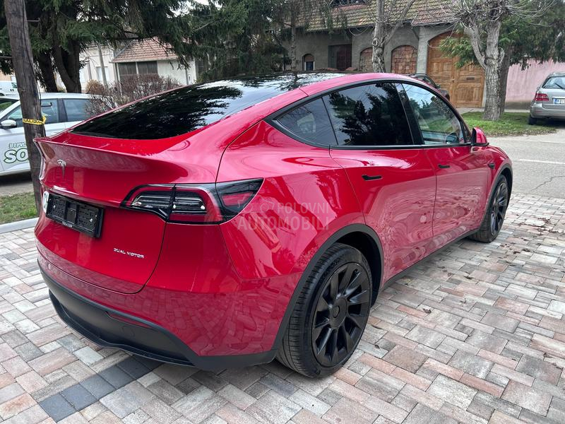 Tesla Model Y Long Range AWD