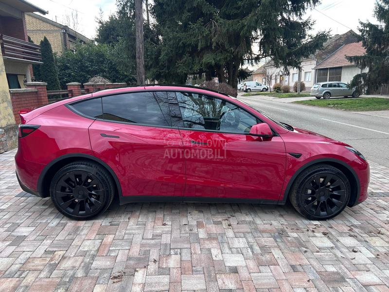 Tesla Model Y Long Range AWD