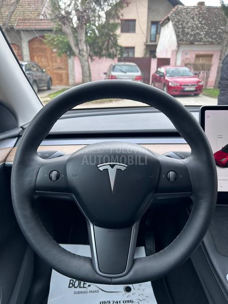 Tesla Model Y Long Range AWD