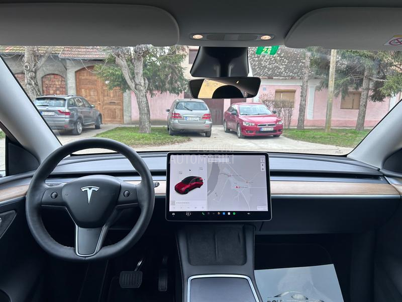 Tesla Model Y Long Range AWD