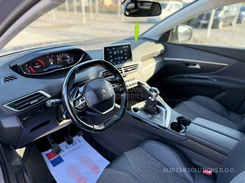 Peugeot 5008 1.2 Puretech Allure